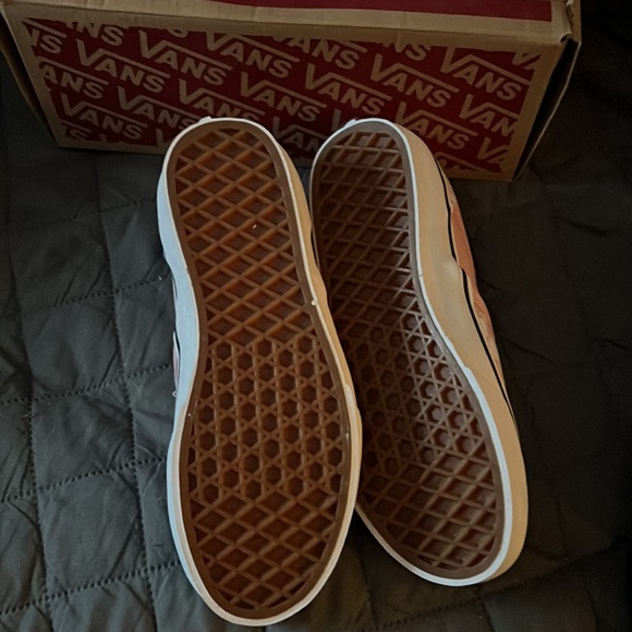 Vans - Picture 3 of 3